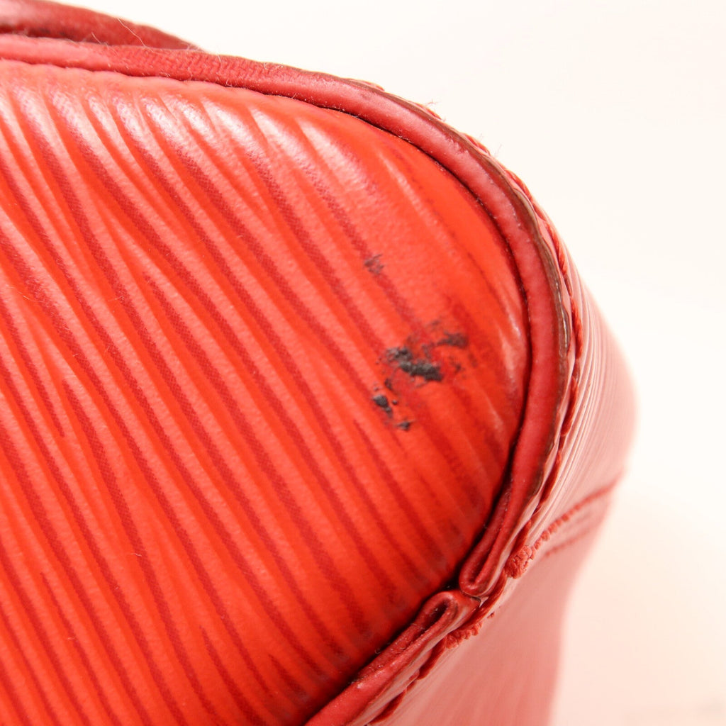 Louis Vuitton Twist MM · Epi Leather