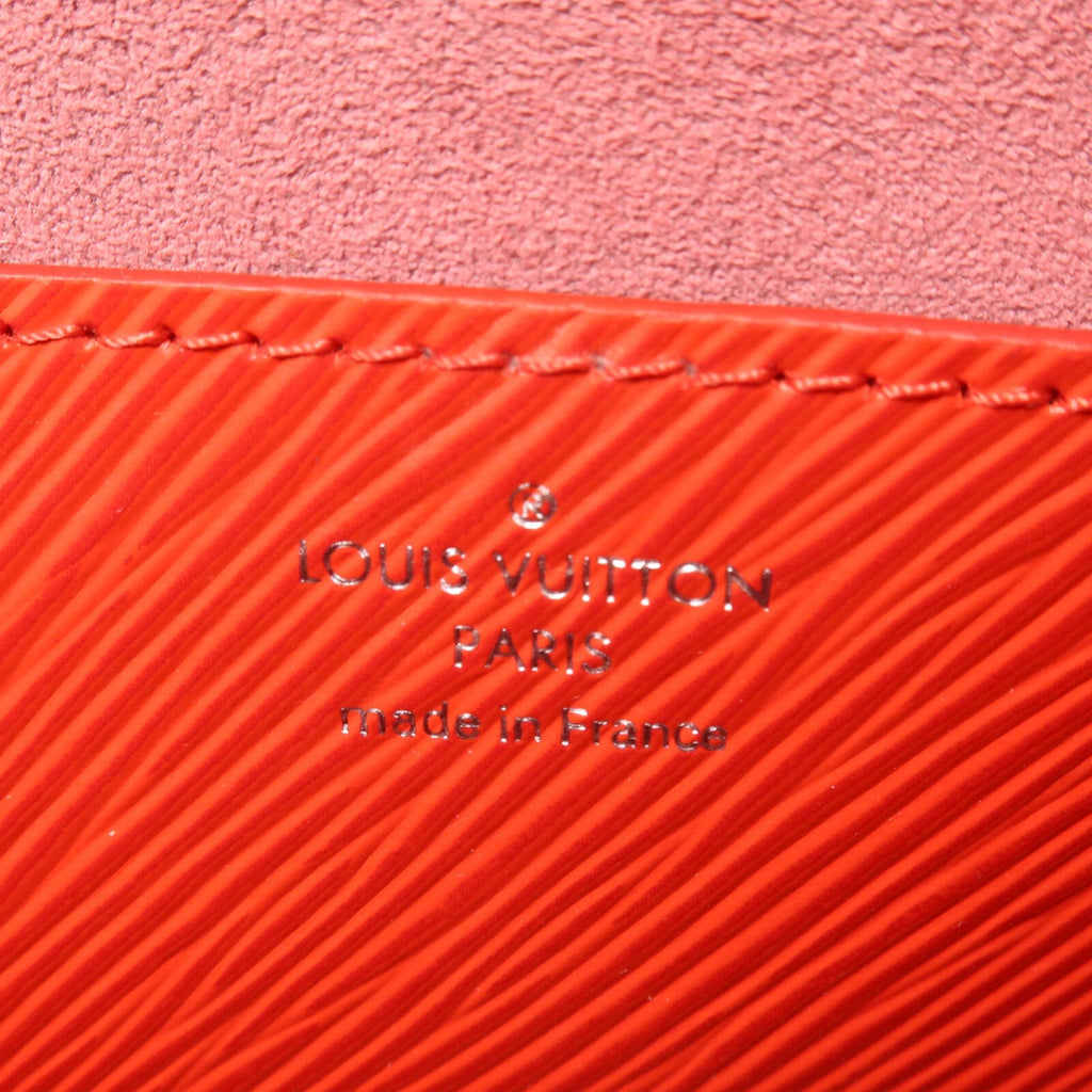 Louis Vuitton Twist MM · Epi Leather