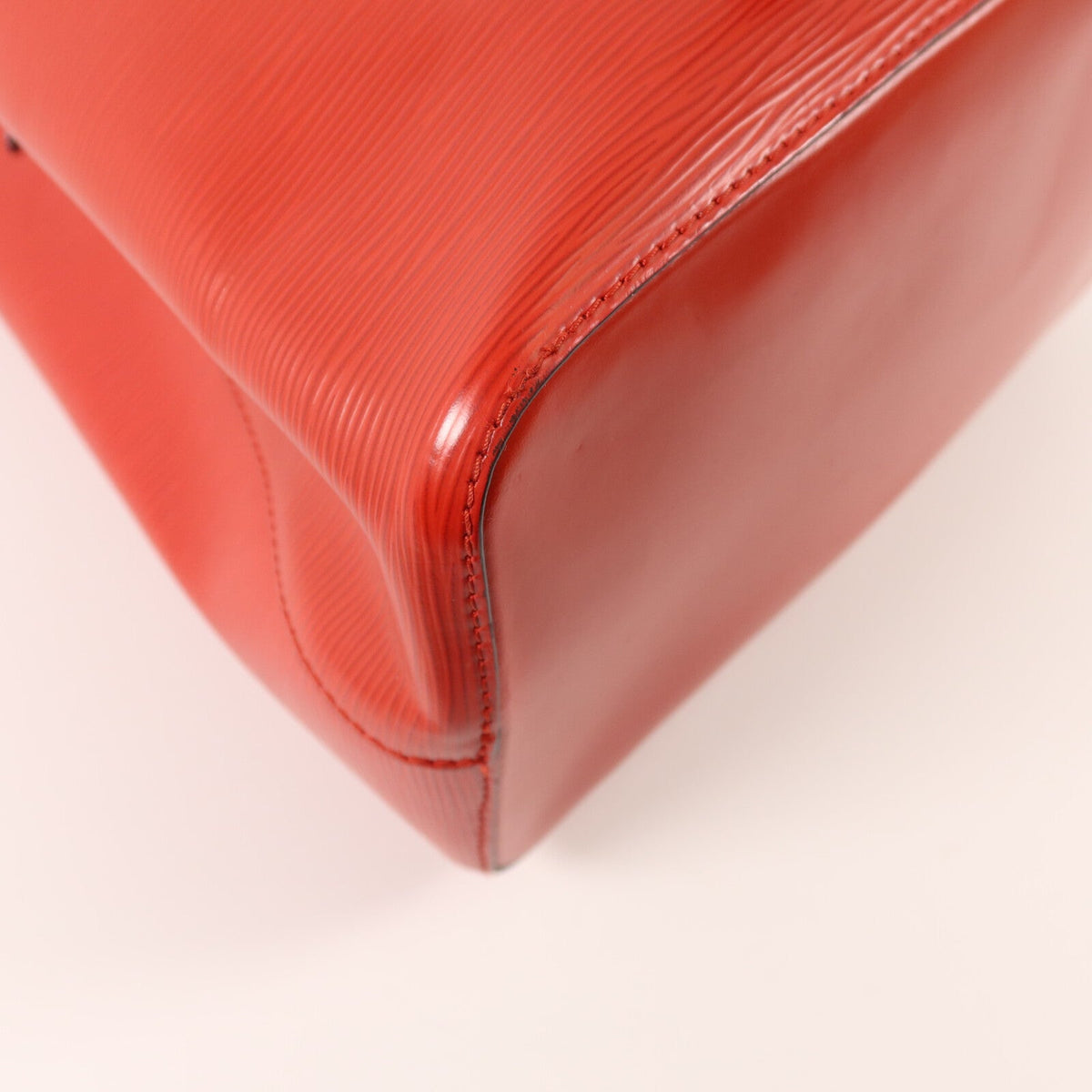 Louis Vuitton NeoNoe MM · Epi Bicolor