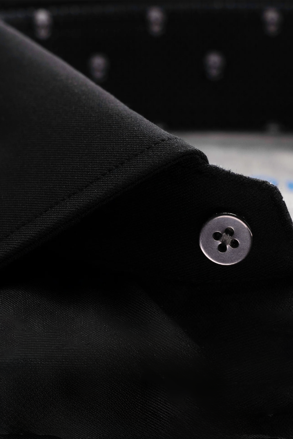 Leader Non-Iron Contrast // Black Skull