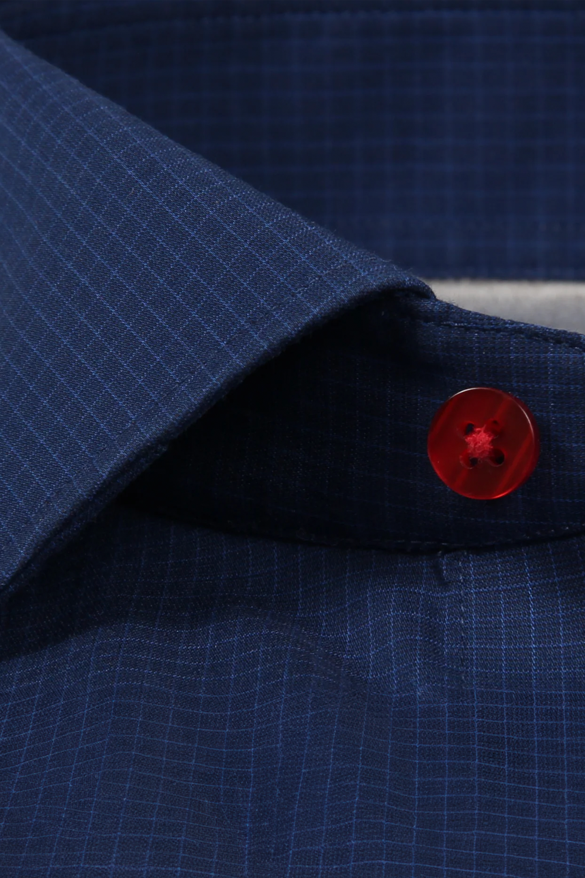 Leader Non-Iron Windowpane // Navy Red Contrast