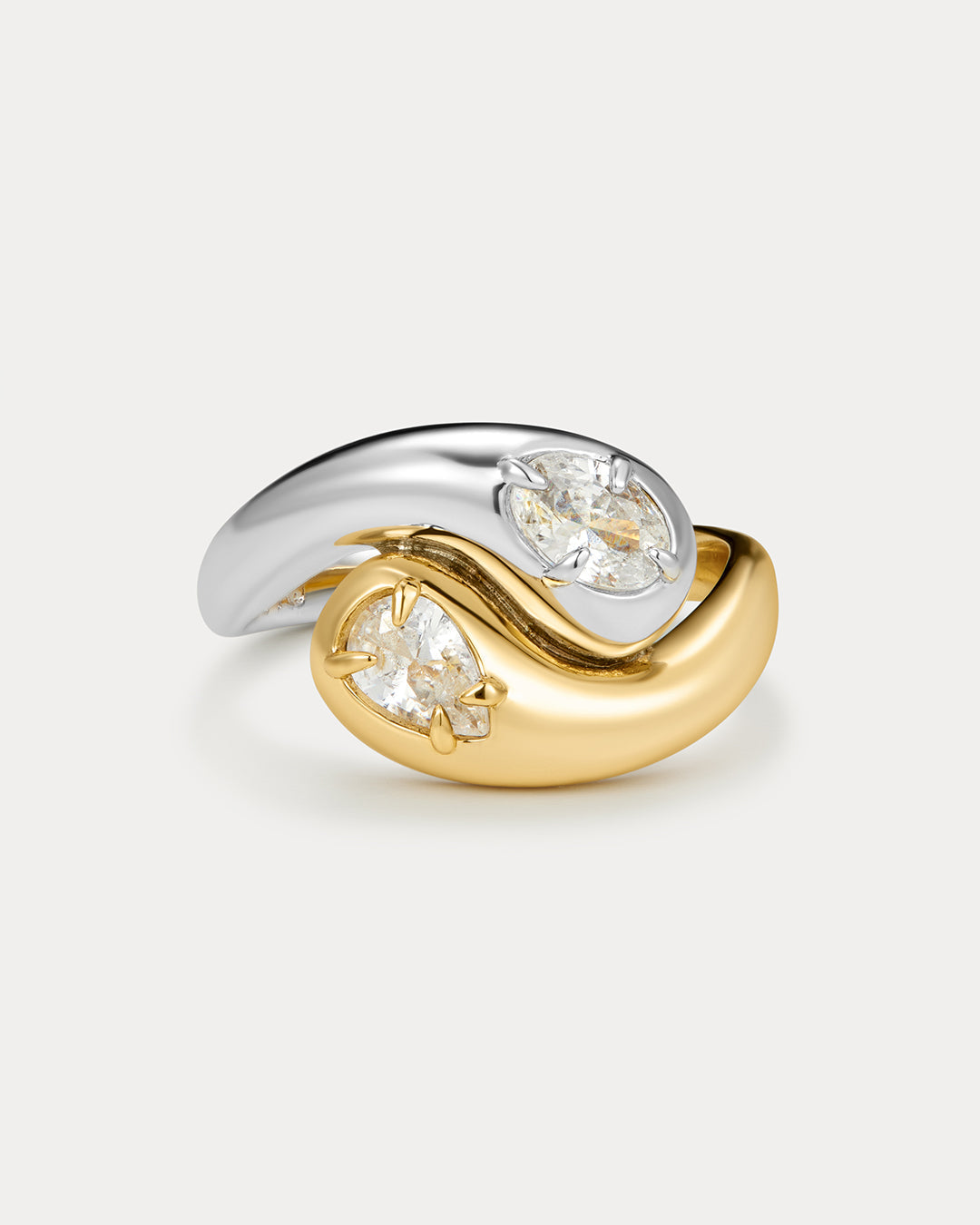 The Bianco Nero Interlock Ring