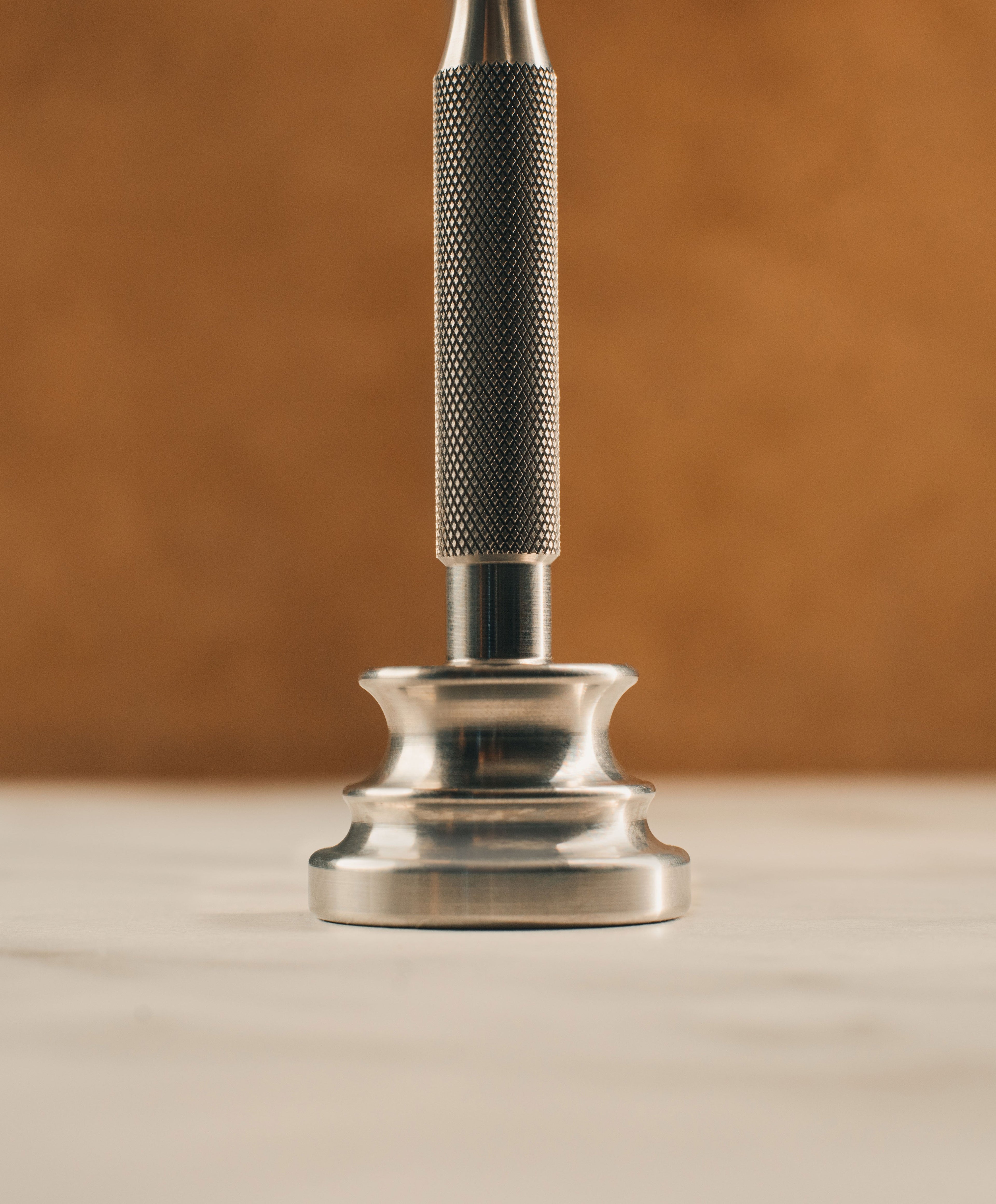 Razor Stand