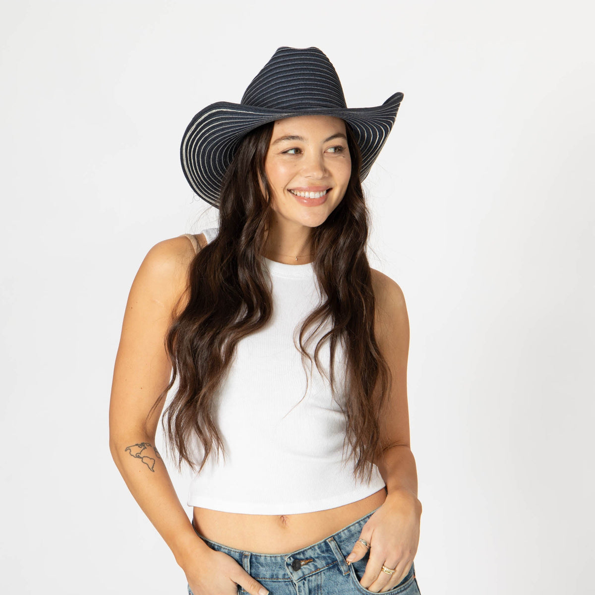Luz - Cattleman's Crease Cowboy with Rolled Wire Brim