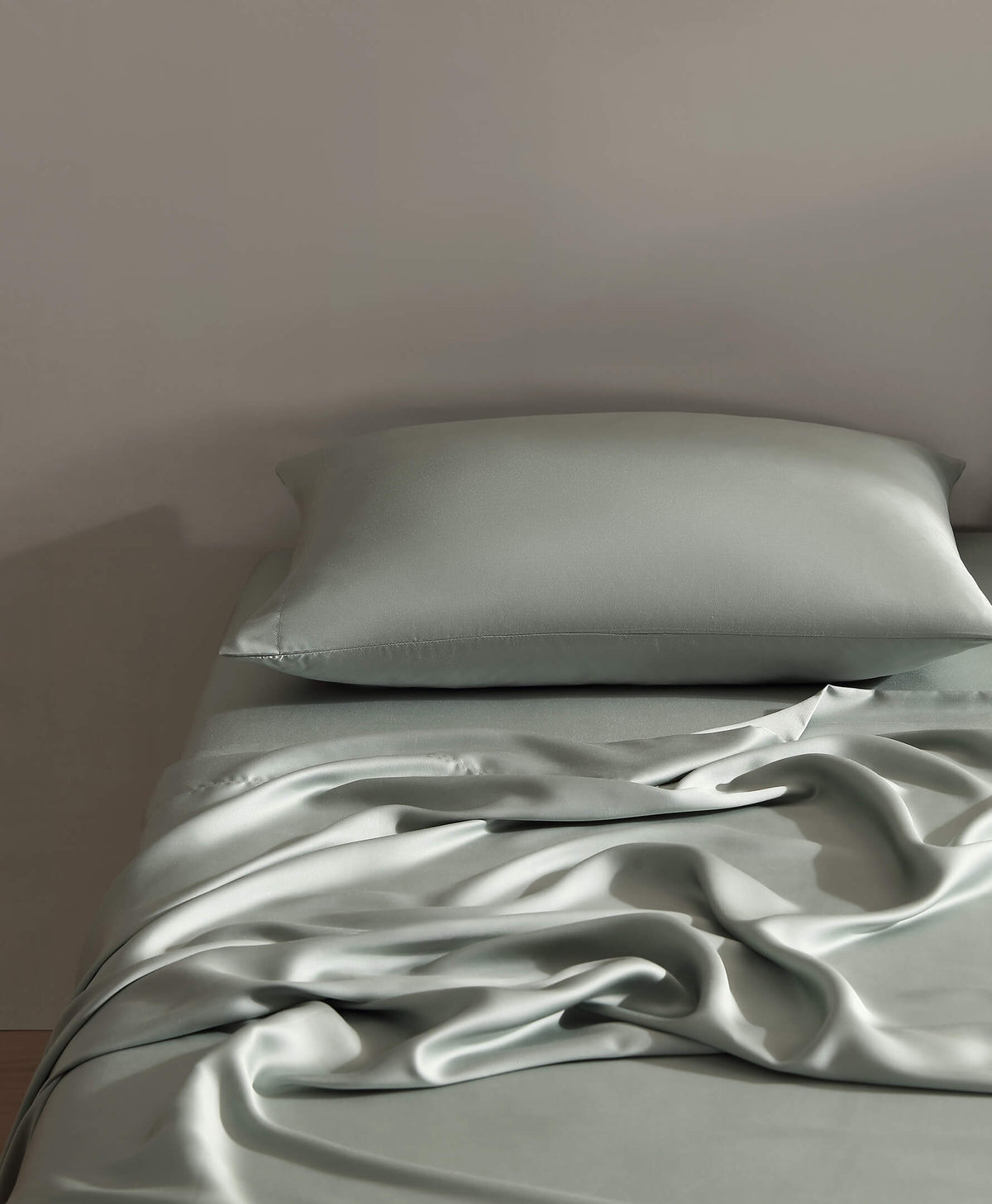 Silky Lyocell Fitted Sheet Set