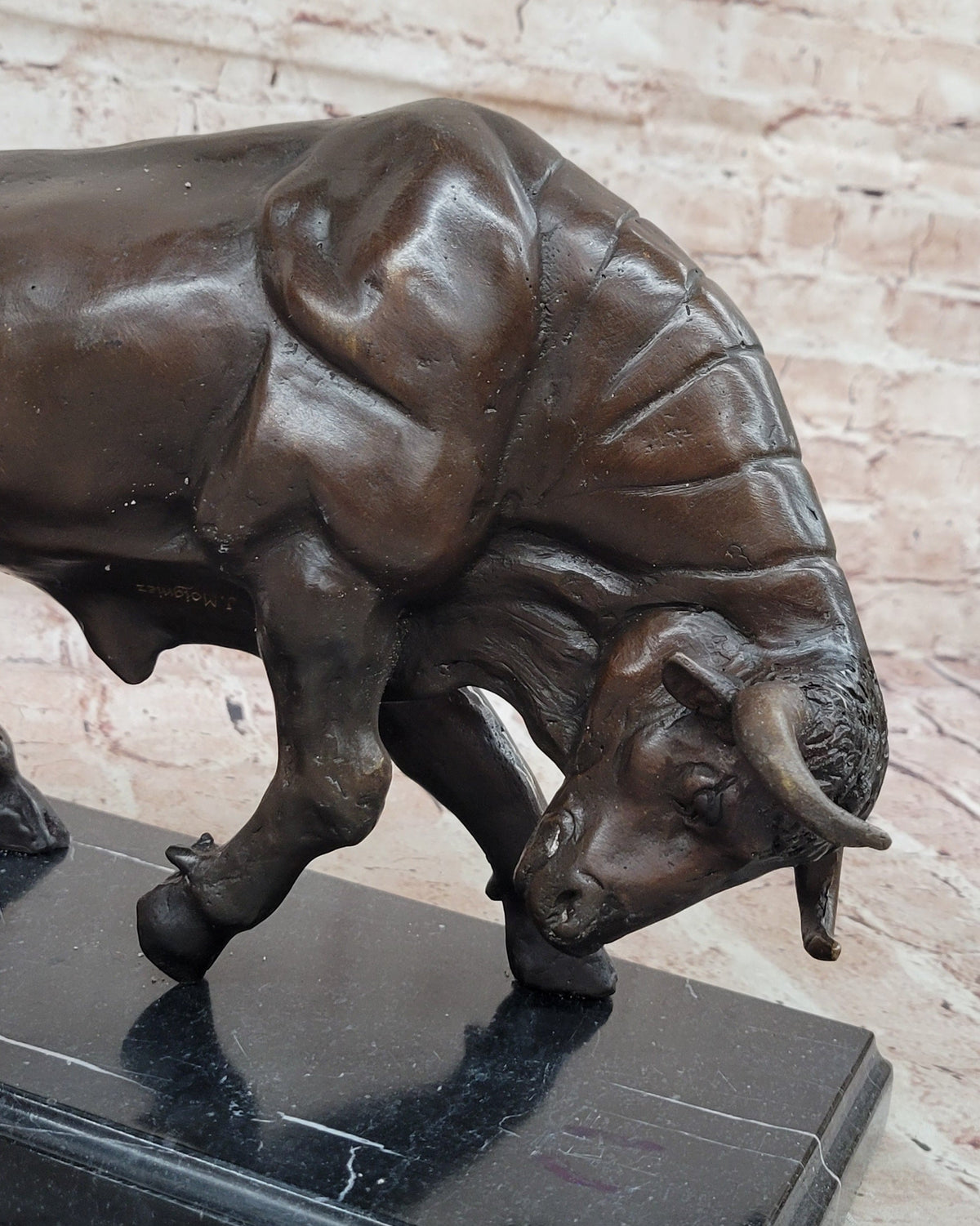 Charging Bull Bronze Metal Statue Sculpture Figure on Marble Base Wall Street Stock Market