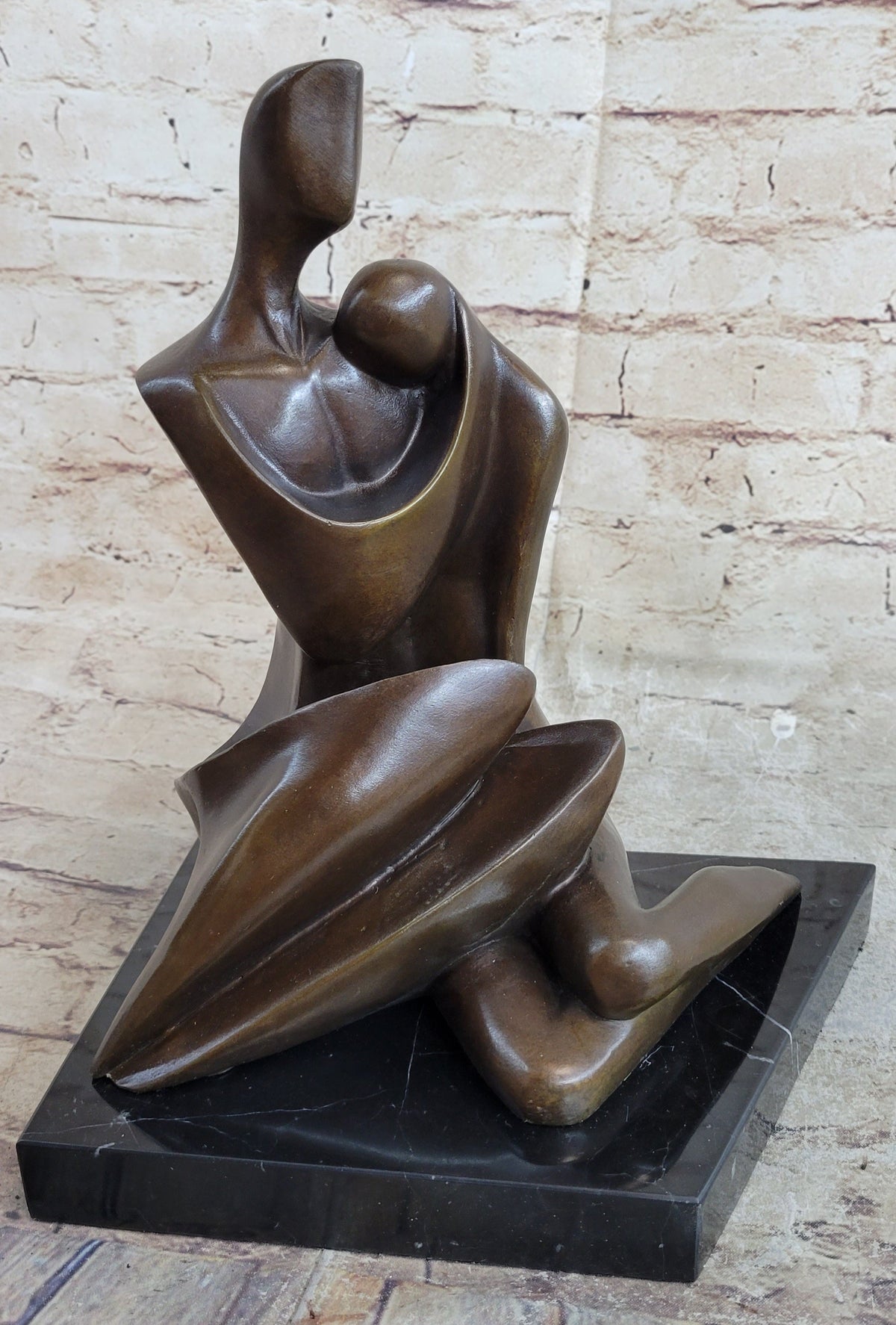 Abstract Modern Art Couple Embracing Romantic Lovers Anniversary Bronze Metal Sculpture