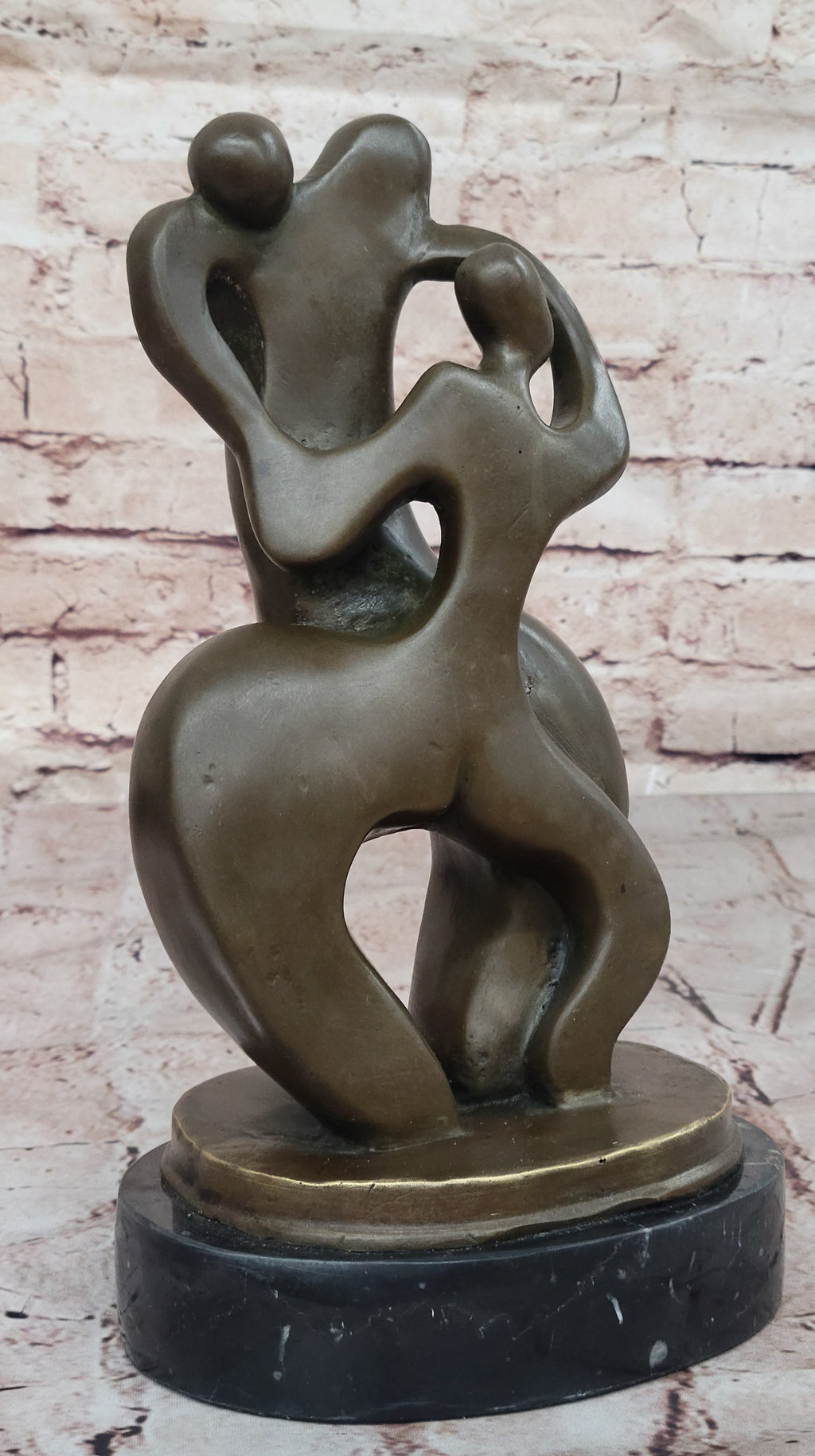 Abstract Bronze Sculpture of Embracing Figures – Contemporary Art on Marble Base