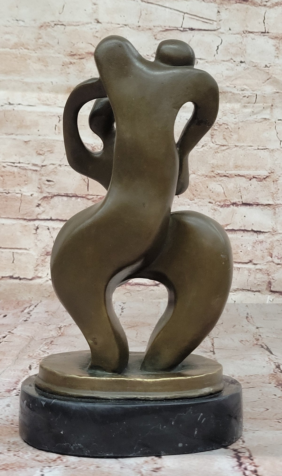 Abstract Bronze Sculpture of Embracing Figures – Contemporary Art on Marble Base