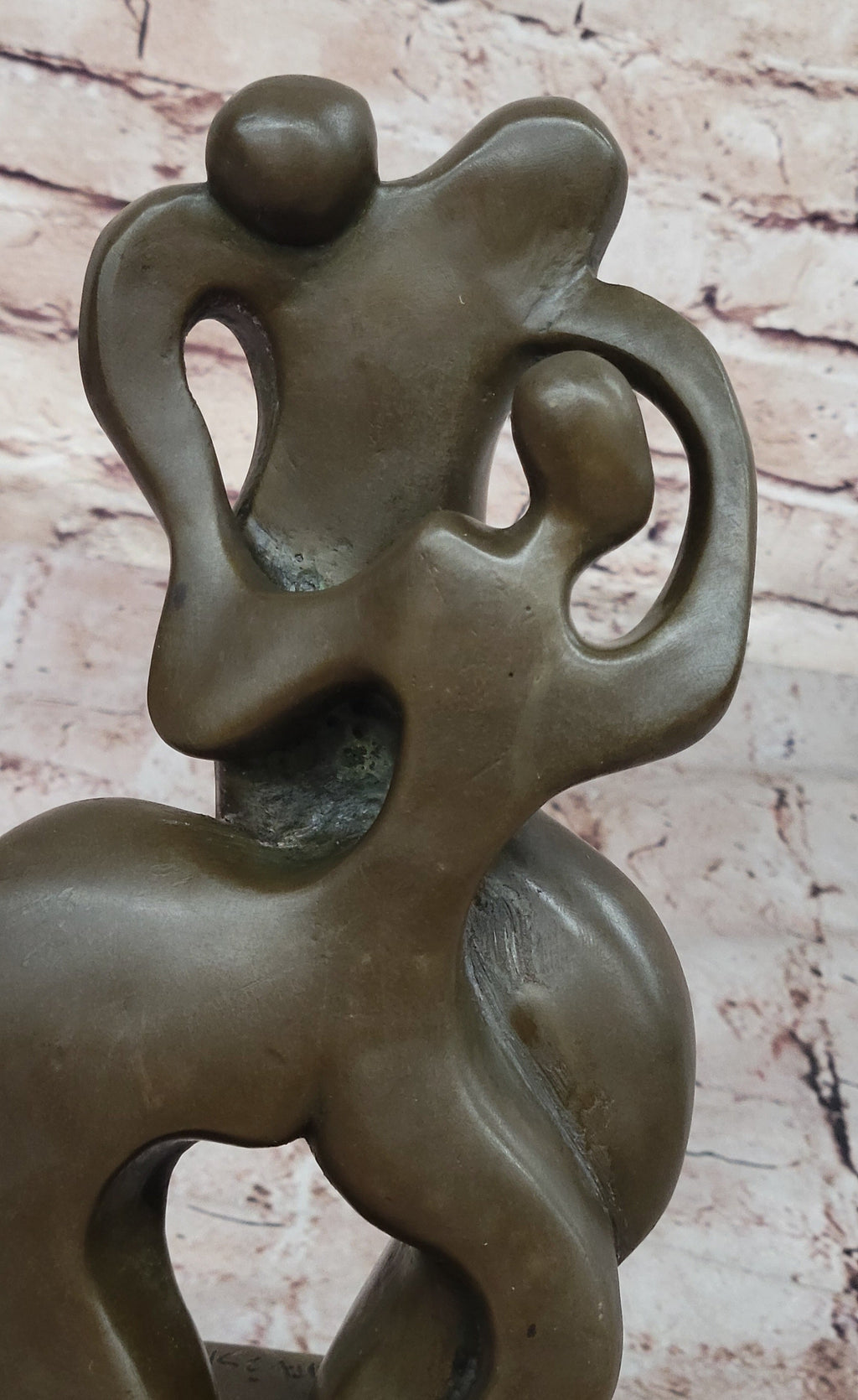 Abstract Bronze Sculpture of Embracing Figures – Contemporary Art on Marble Base