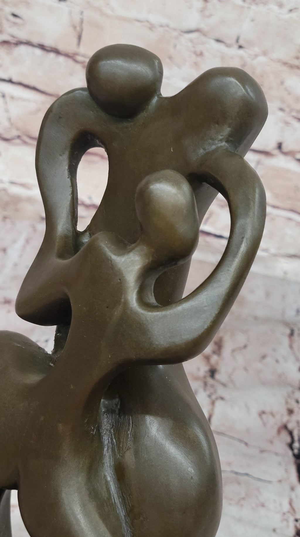 Abstract Bronze Sculpture of Embracing Figures – Contemporary Art on Marble Base