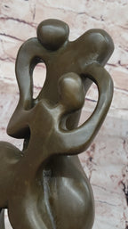 Abstract Bronze Sculpture of Embracing Figures – Contemporary Art on Marble Base
