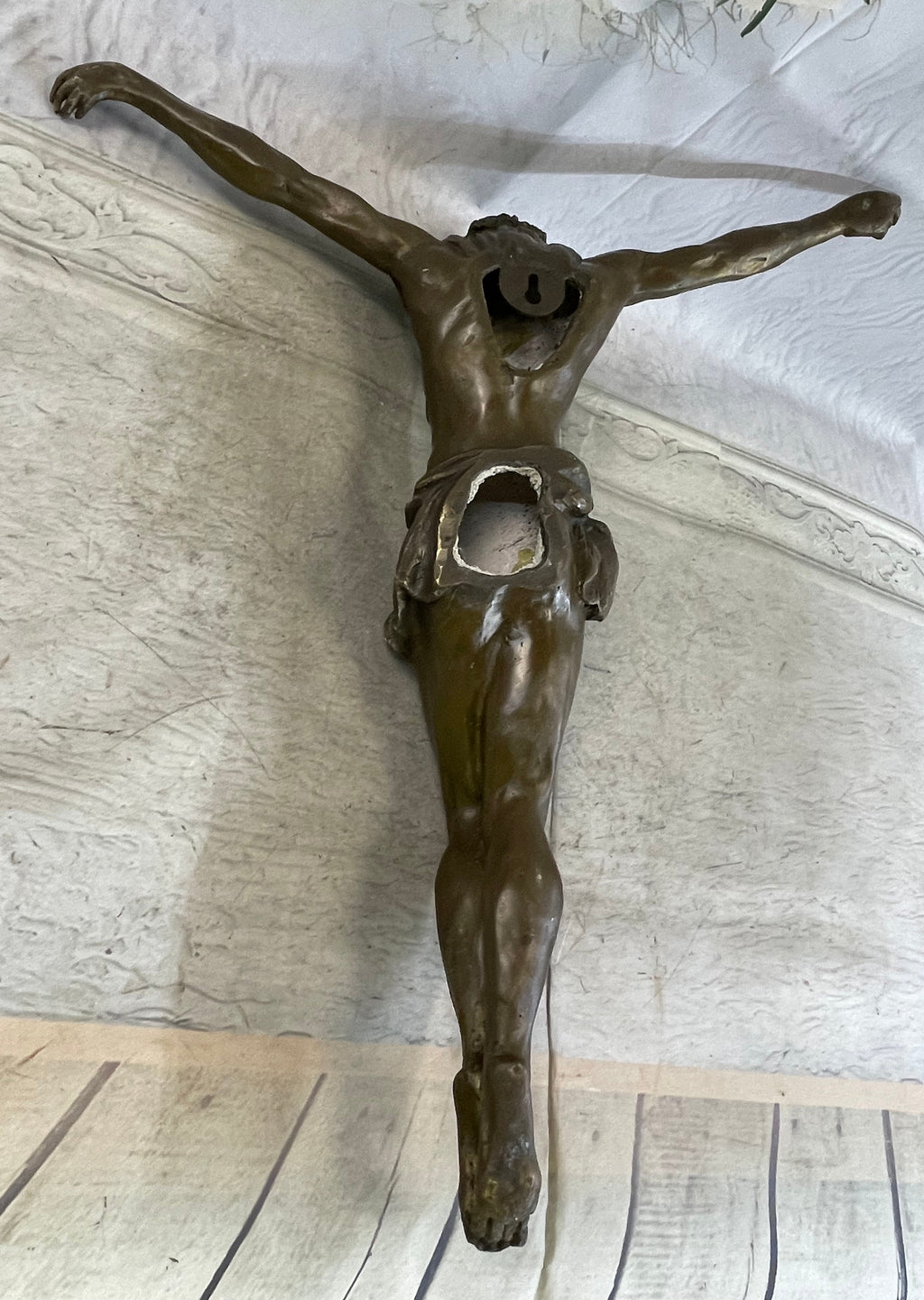 Jesus Christ on Cross Wall Hanging Crucifix Sculpture 18.5" x 17.5"