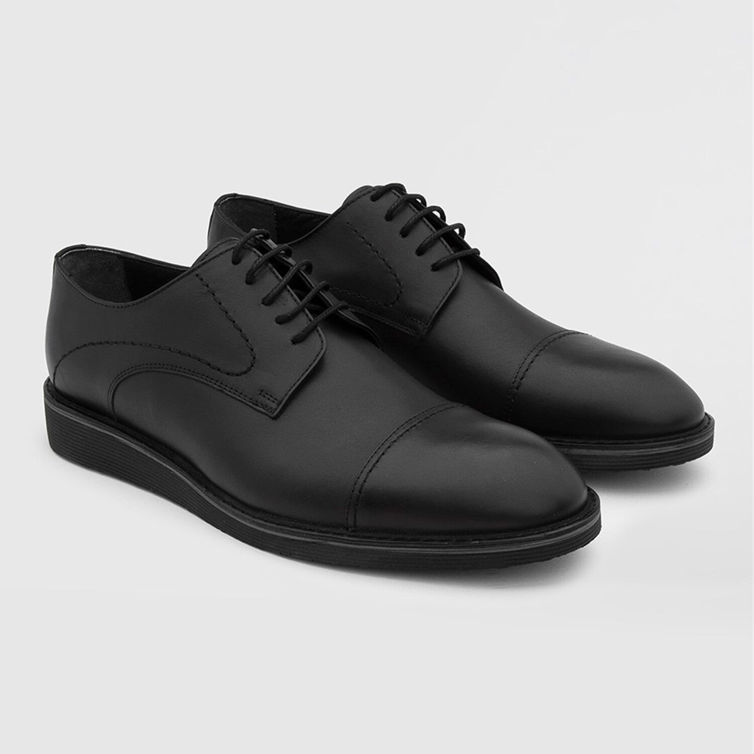Corylus Antique Leather Men's Daily Shoe // Black