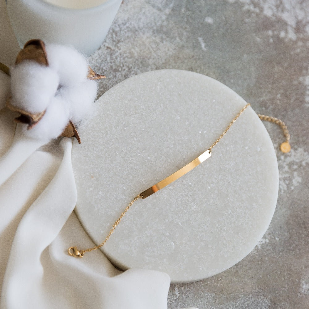 Arvo Bar Bracelet - Gold