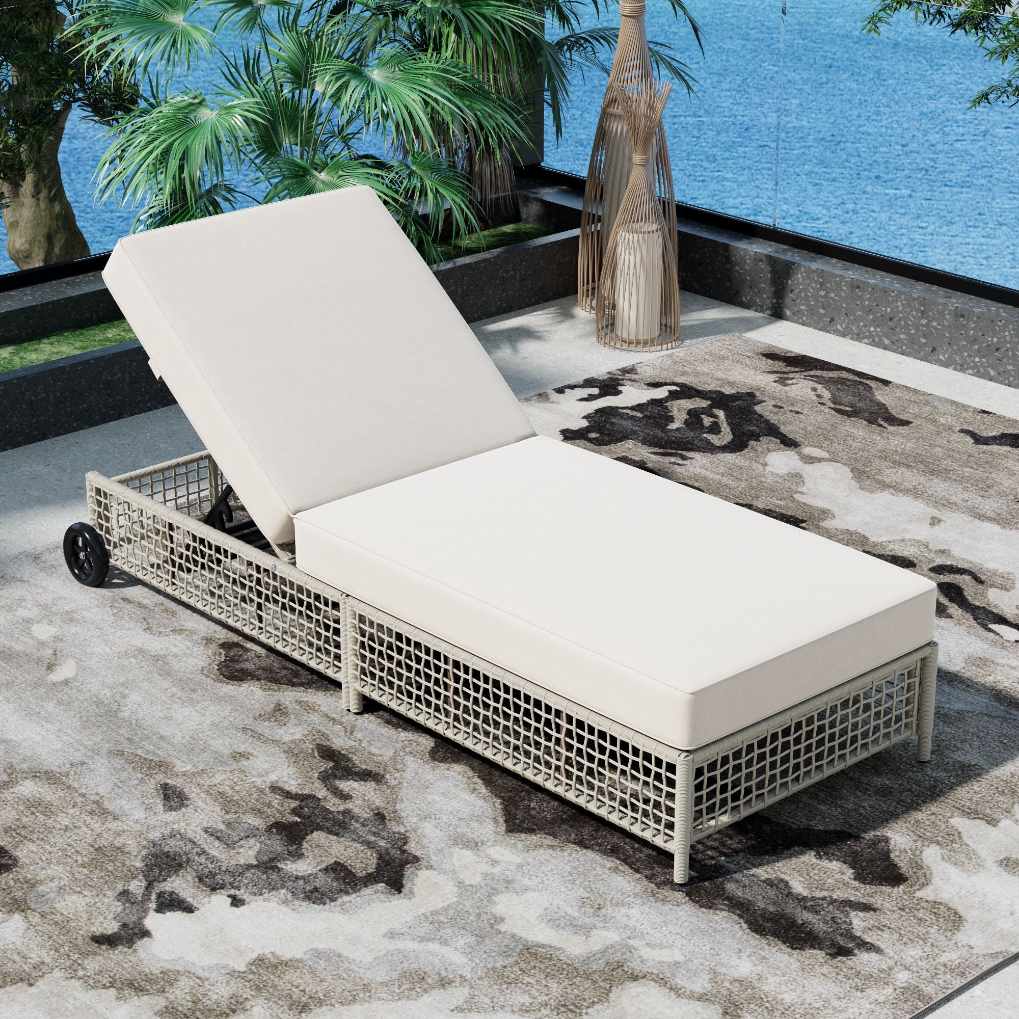 Outdoor Lounge Chair