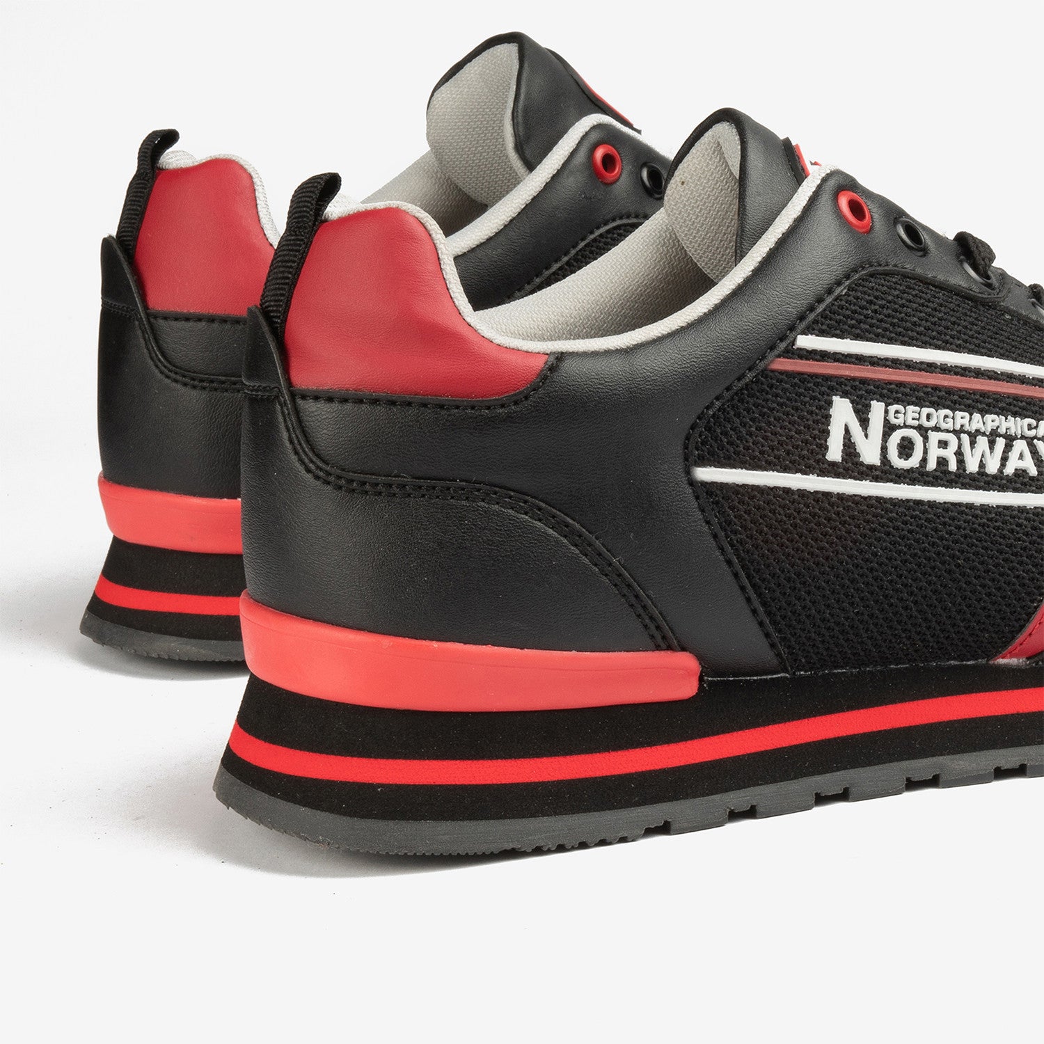 Cameron Sneaker // Black