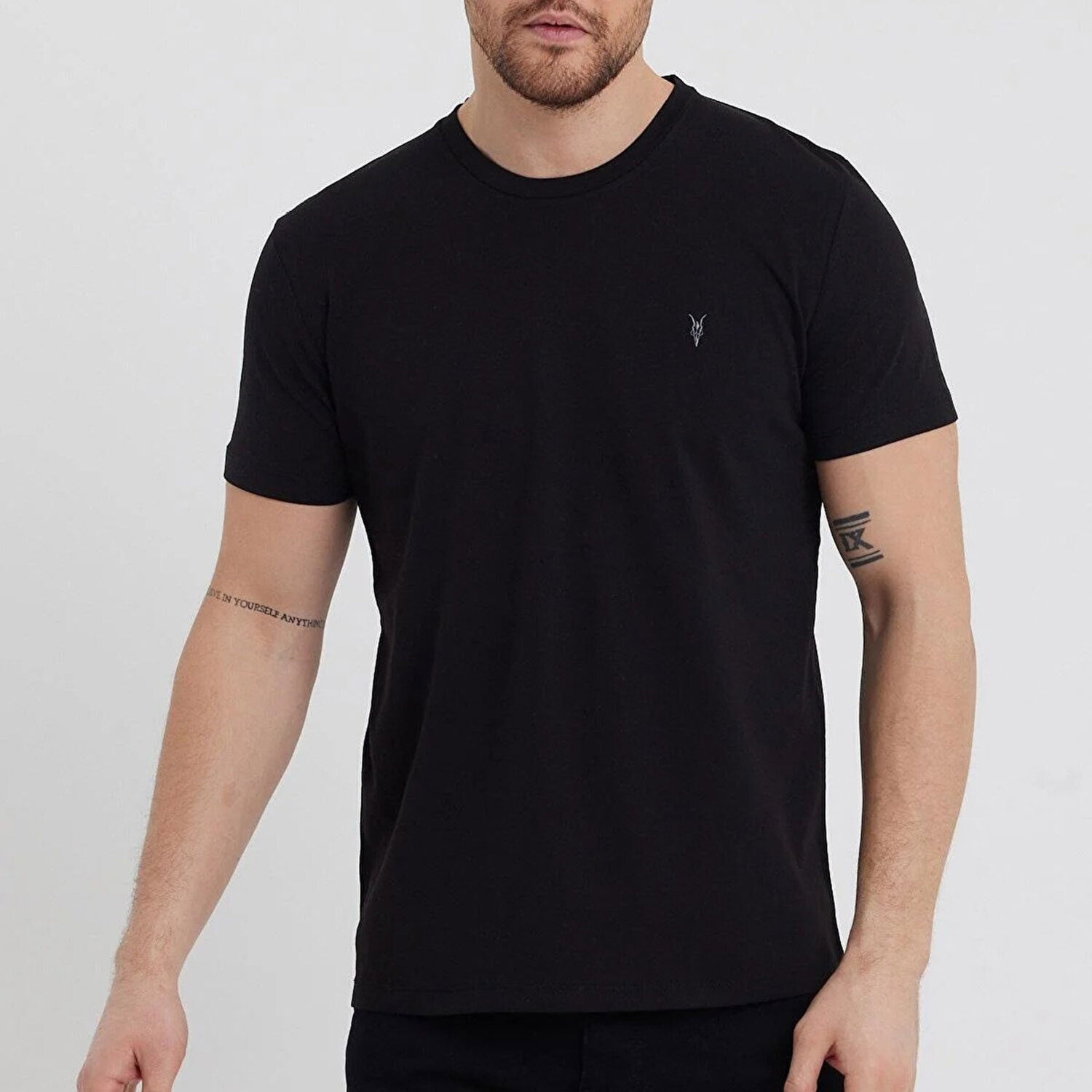 Set of 5 // Crewneck Regular Fit T-Shirts // Black + White + Navy + Olive + Beige