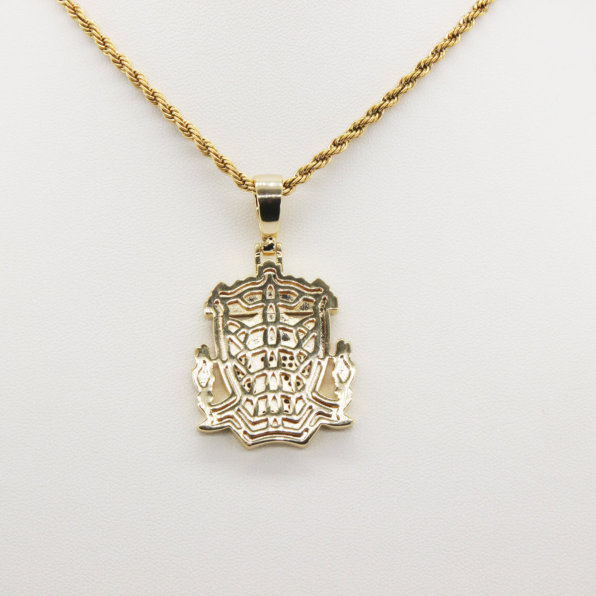 Liverpool Football Club Necklace – LFC Crest Pendant Jewelry Gift for Fans