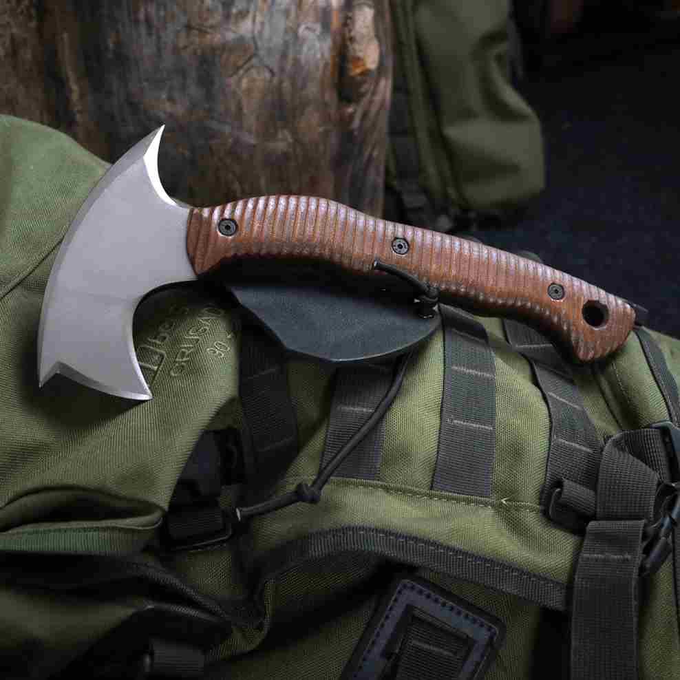 Compact tomahawk "Mingan" with polymer composite handle