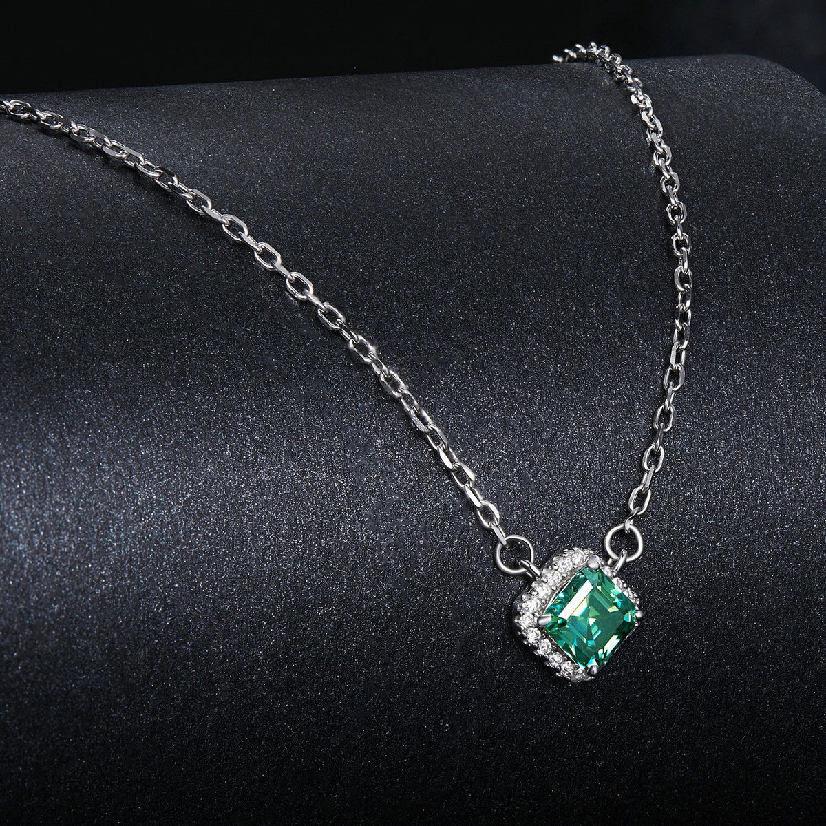 925 Sterling Silver 0.6 Carat Moissanite Pendant Necklace for Women