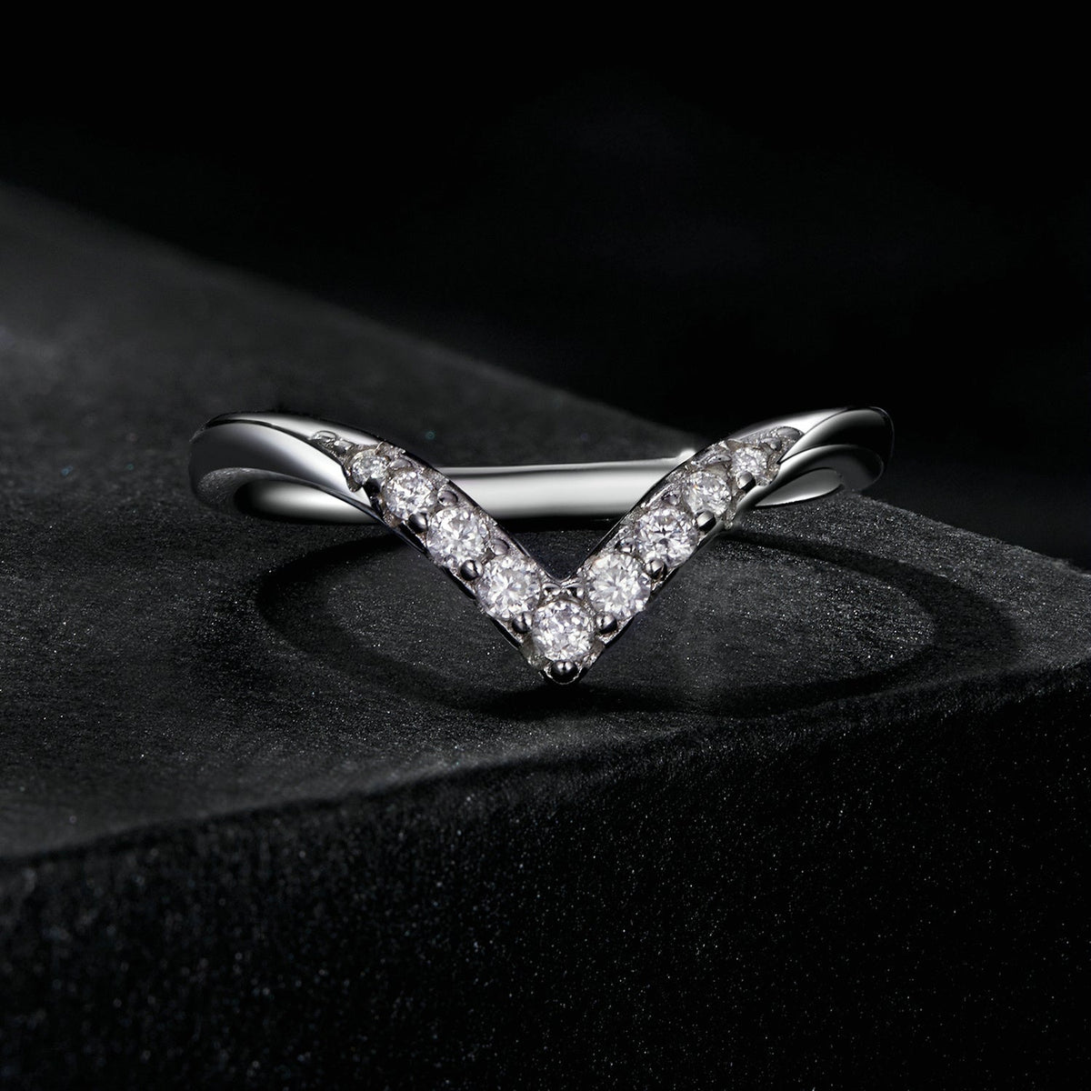 S925 Sterling Silver Moissanite 1.7mm Ring for Women - Size 6