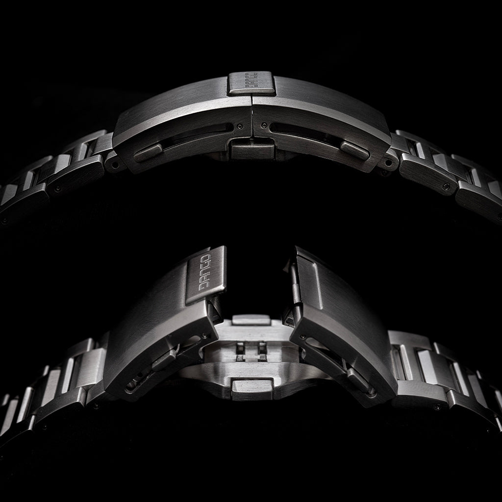 DV-02 - Automatic Dive Watch with Metal Bracelet