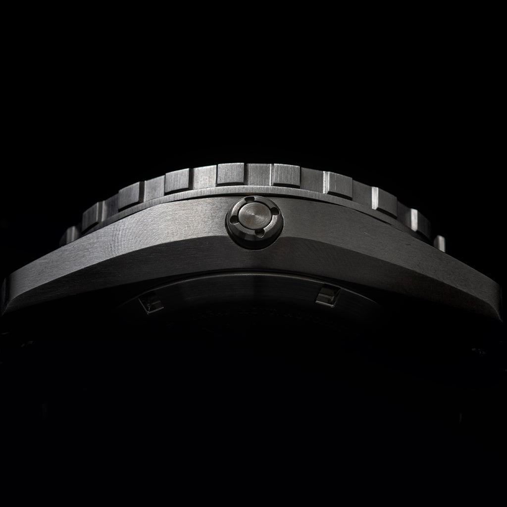 DV-02 - Automatic Dive Watch with Silicone Sport Strap
