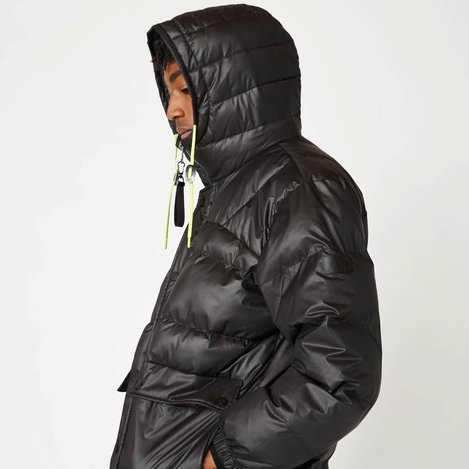 Rikard Puffer // Black