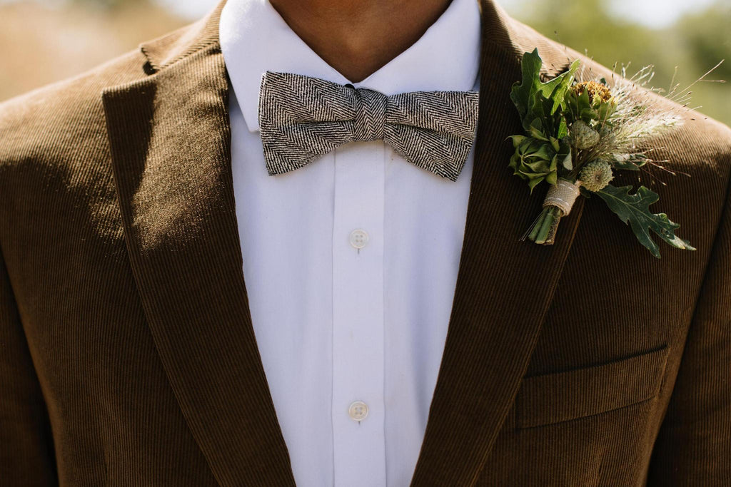 Ebony Tweed - Men's Pre-tied Bow Tie