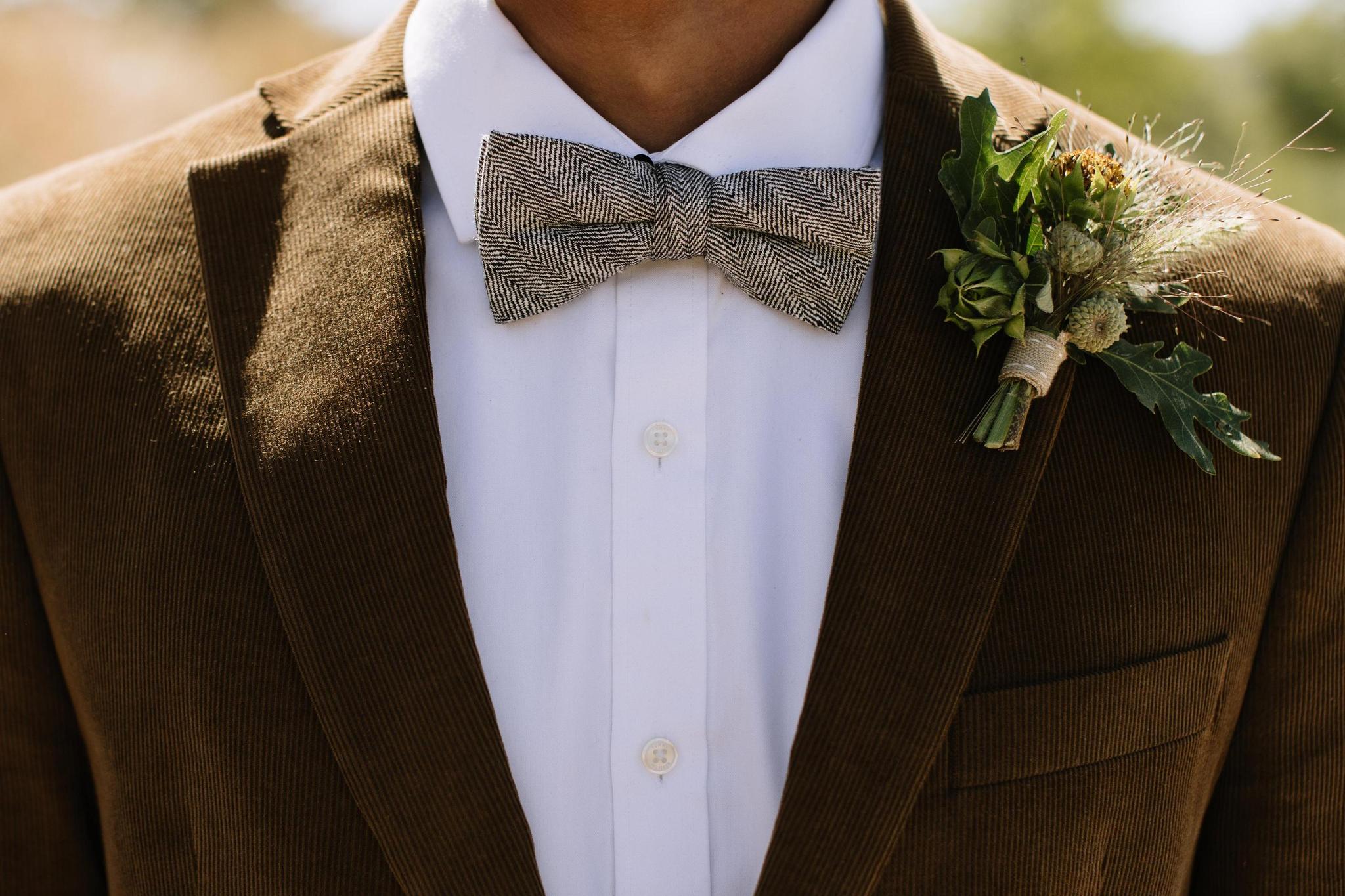 Ebony Tweed - Men's Pre-tied Bow Tie