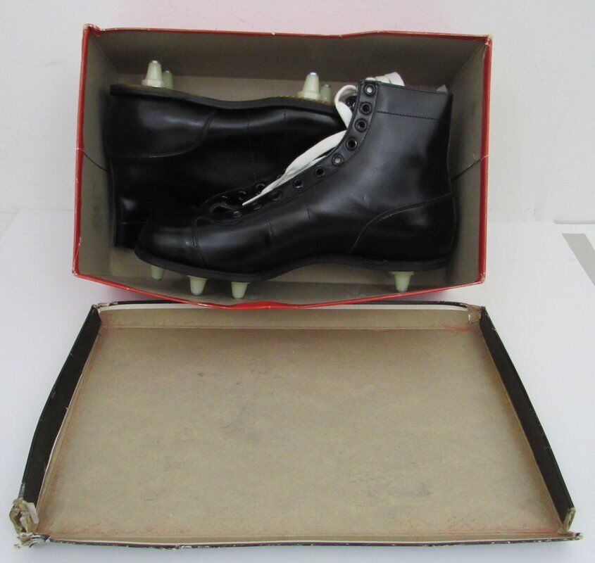 Pair of Vintage Wilson Riteweight Black Football Cleats Size 8  NIB 182900