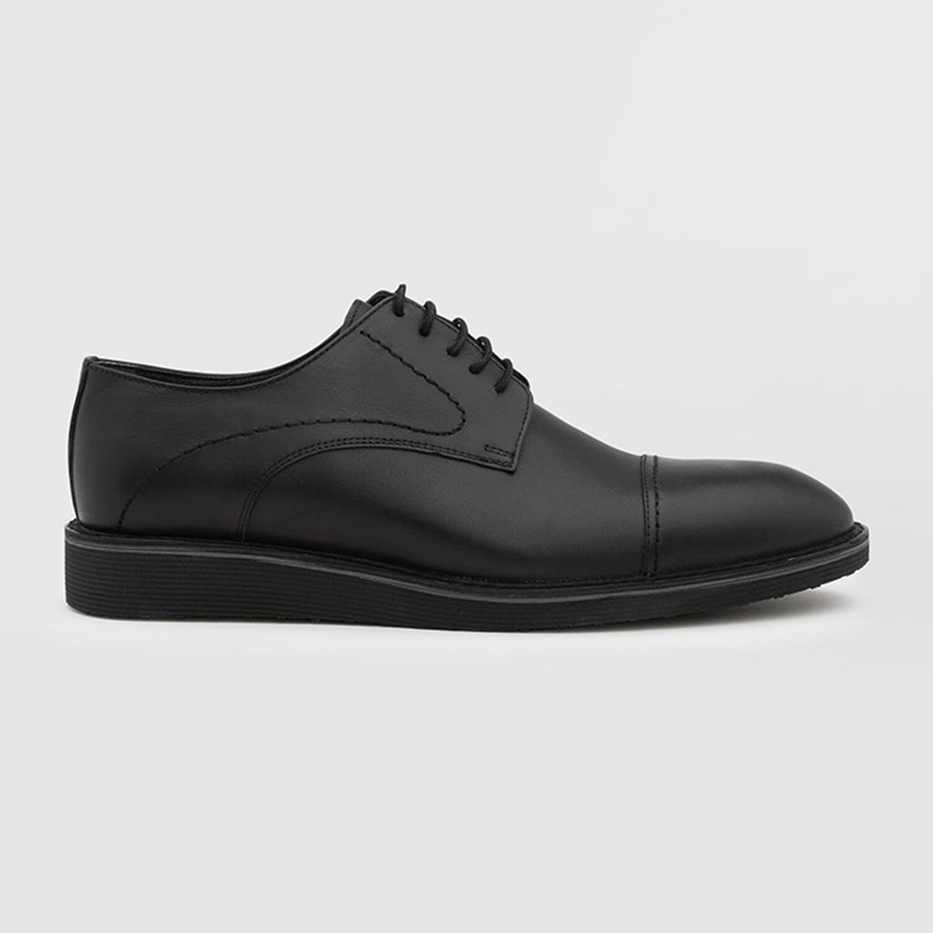 Corylus Antique Leather Men's Daily Shoe // Black