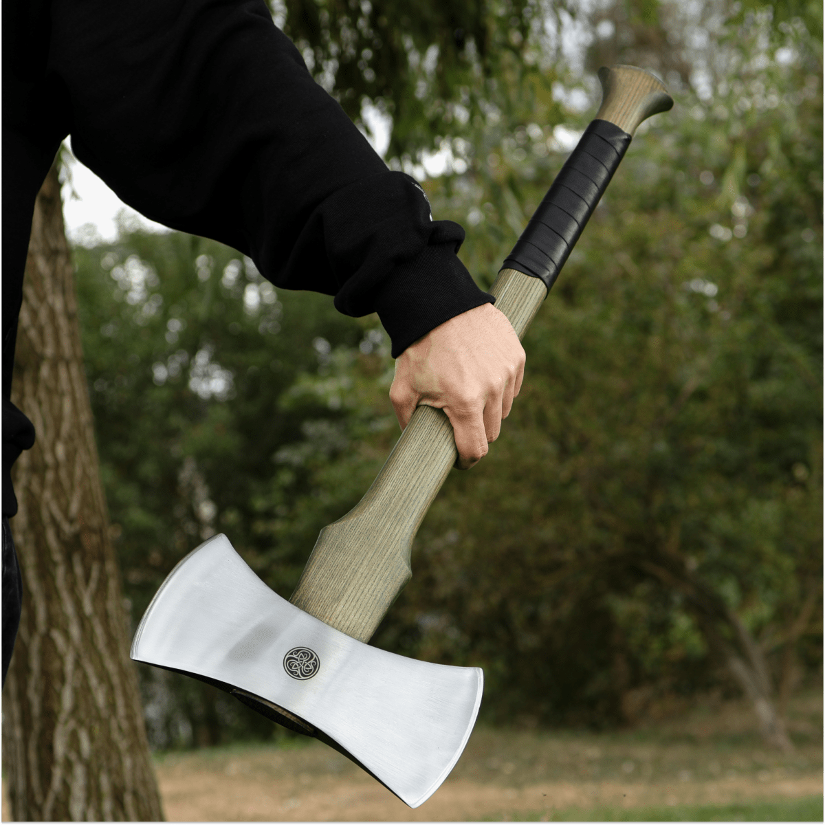 Functional double bit axe "Vargstal"