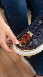 The Venezia Dark Blue Leather Women Sneaker