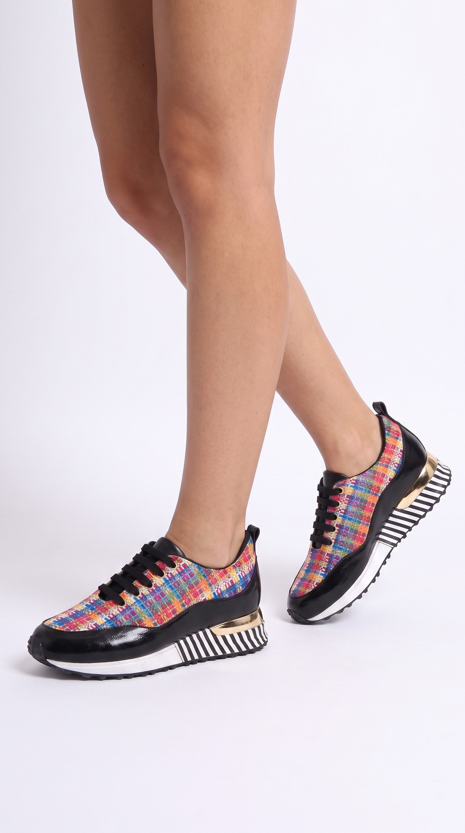 The Valencia Leather Black Women Sneaker