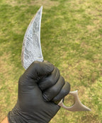 Handmade Damascus steel karambit knife
