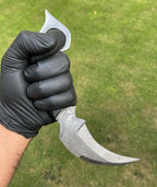 Handmade Damascus steel karambit knife