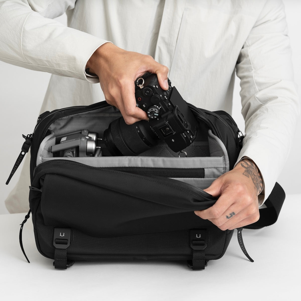 GRIP-SLING 12 CAMERA INSERT - SILVER MATTE - Preorder & Save 10%
