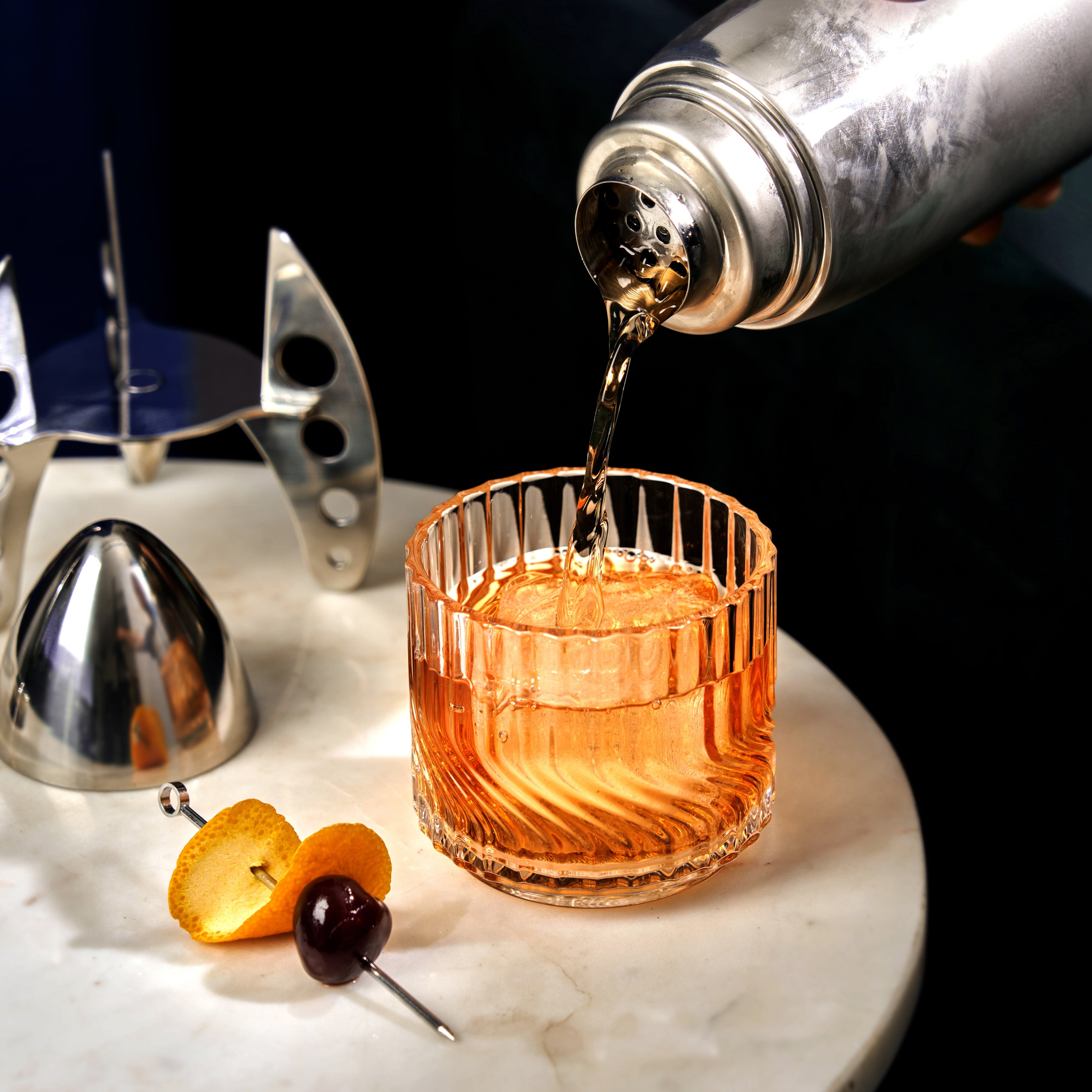 Glacier Ice Cube Tray with Lid
