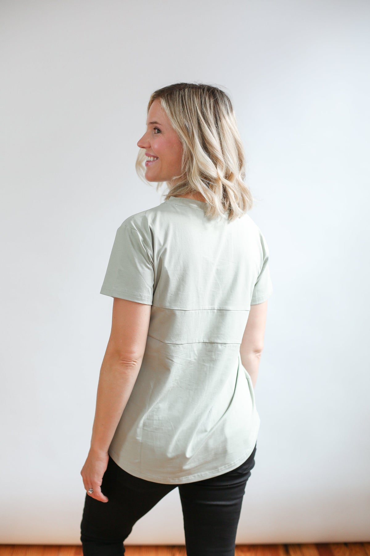 Classic Fit Invisible Zip Breastfeeding Tee