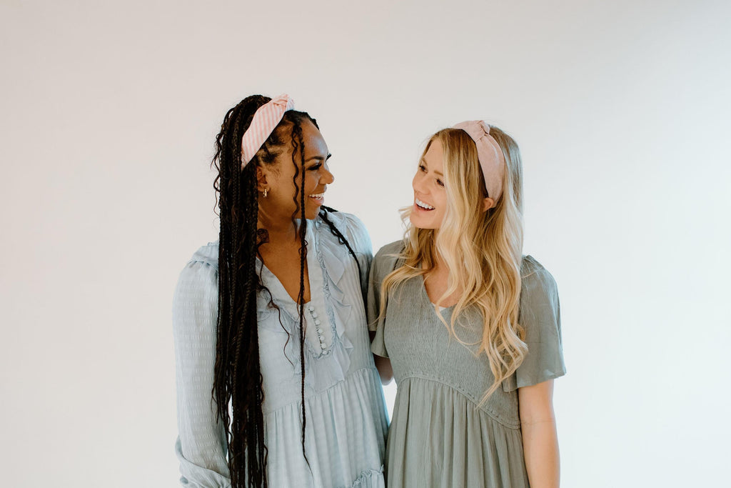 Blushing - Knotted Headband