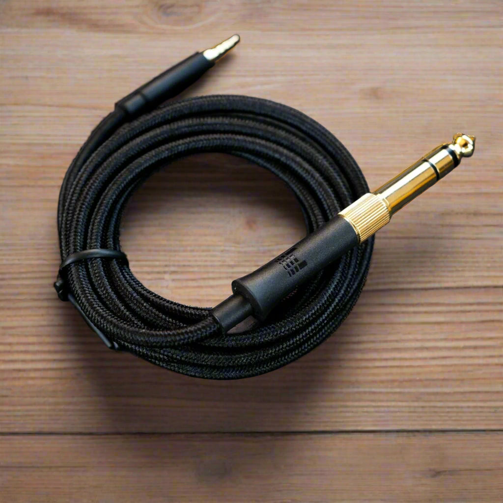 Premium Silver-Coated AUX Cable (1.8 mr/5.9 ft) for Lossless Audio