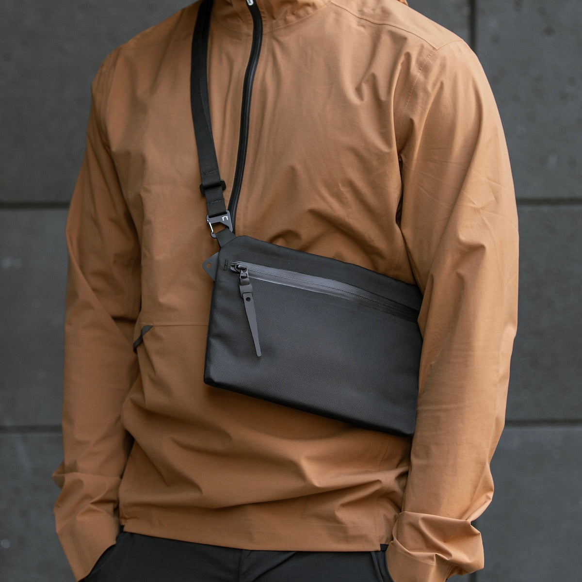 SACOCHE_01 EMBERTEX™ PFAS FREE - COYOTE