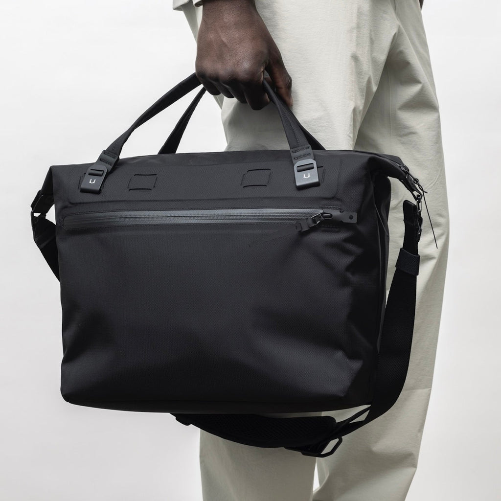 WPT SHLDR TOTE - THE ORIGINAL - EMBERTEX™ PFAS FREE - JET BLACK : 20L - Final Sale 40% Off