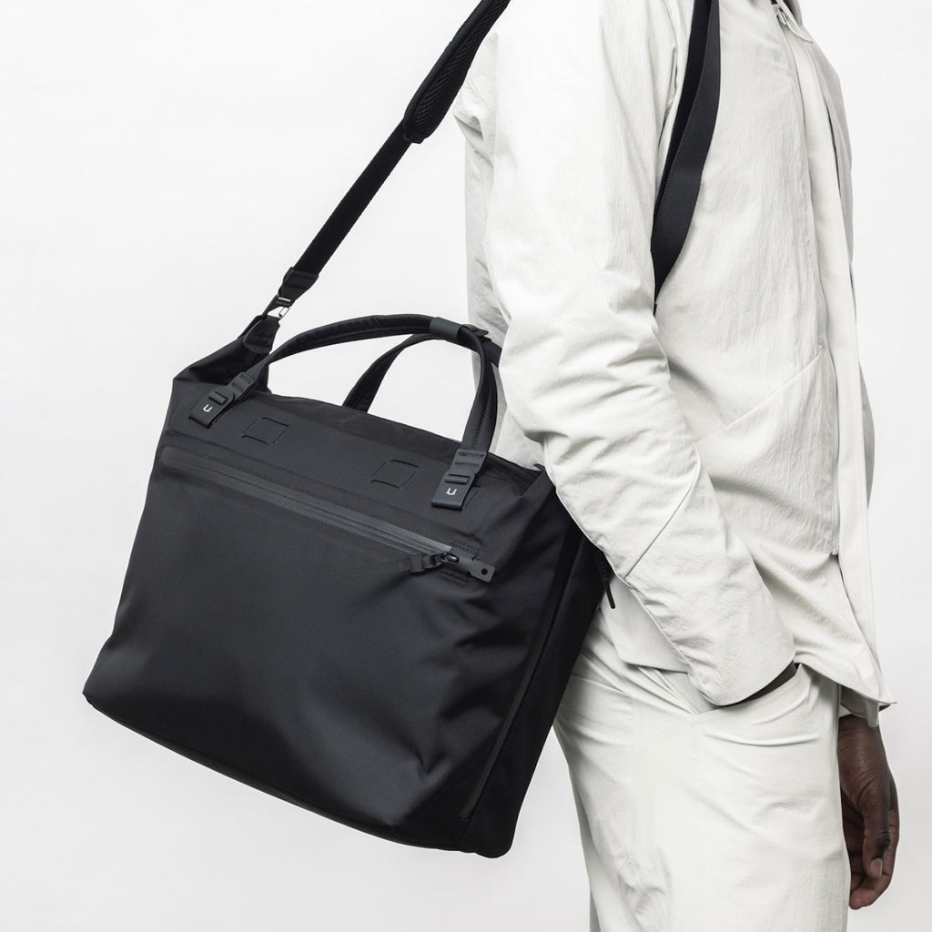 WPT SHLDR TOTE - THE ORIGINAL - EMBERTEX™ PFAS FREE - JET BLACK : 20L - Final Sale 40% Off