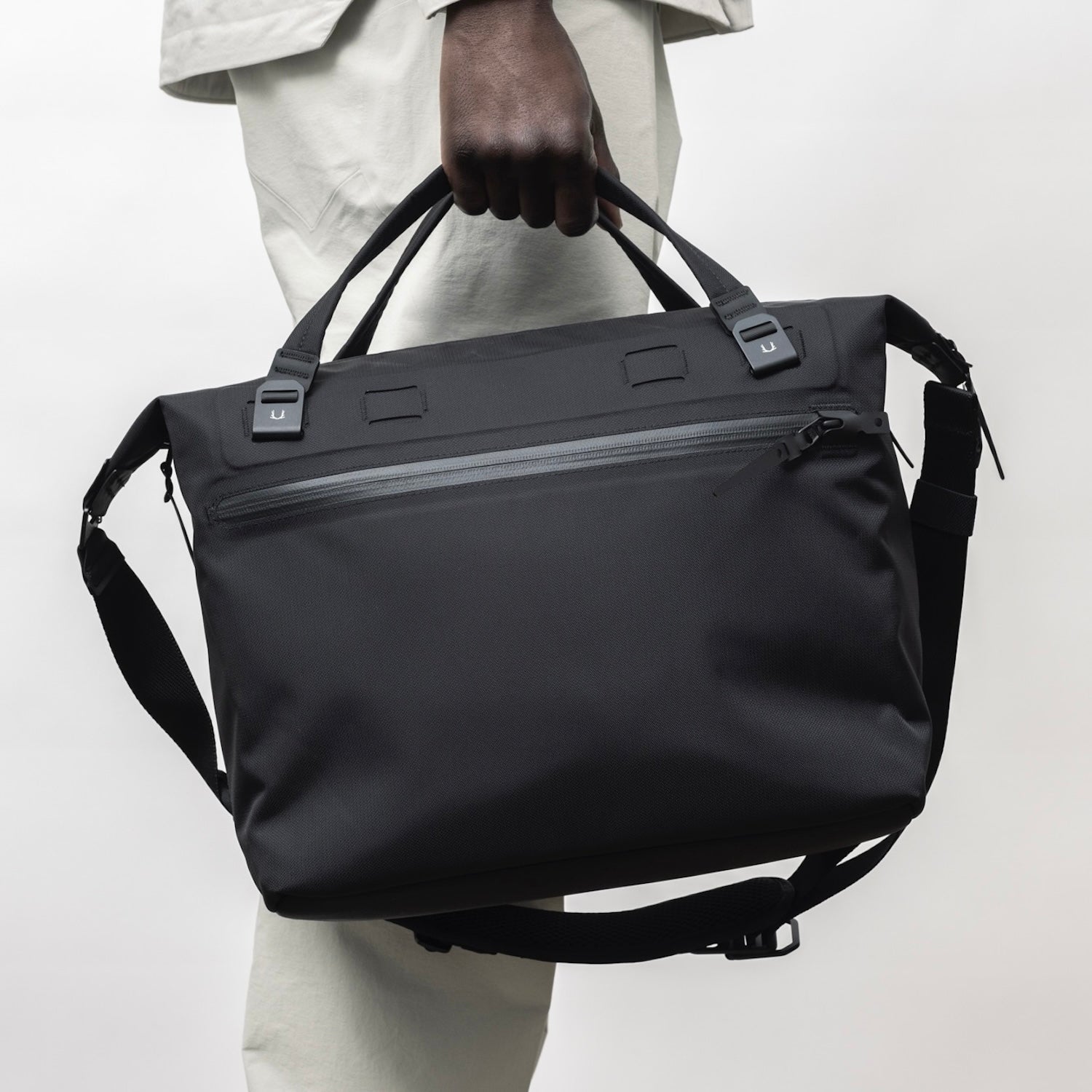 WPT SHLDR TOTE - THE ORIGINAL - EMBERTEX™ PFAS FREE - JET BLACK : 20L - Final Sale 40% Off