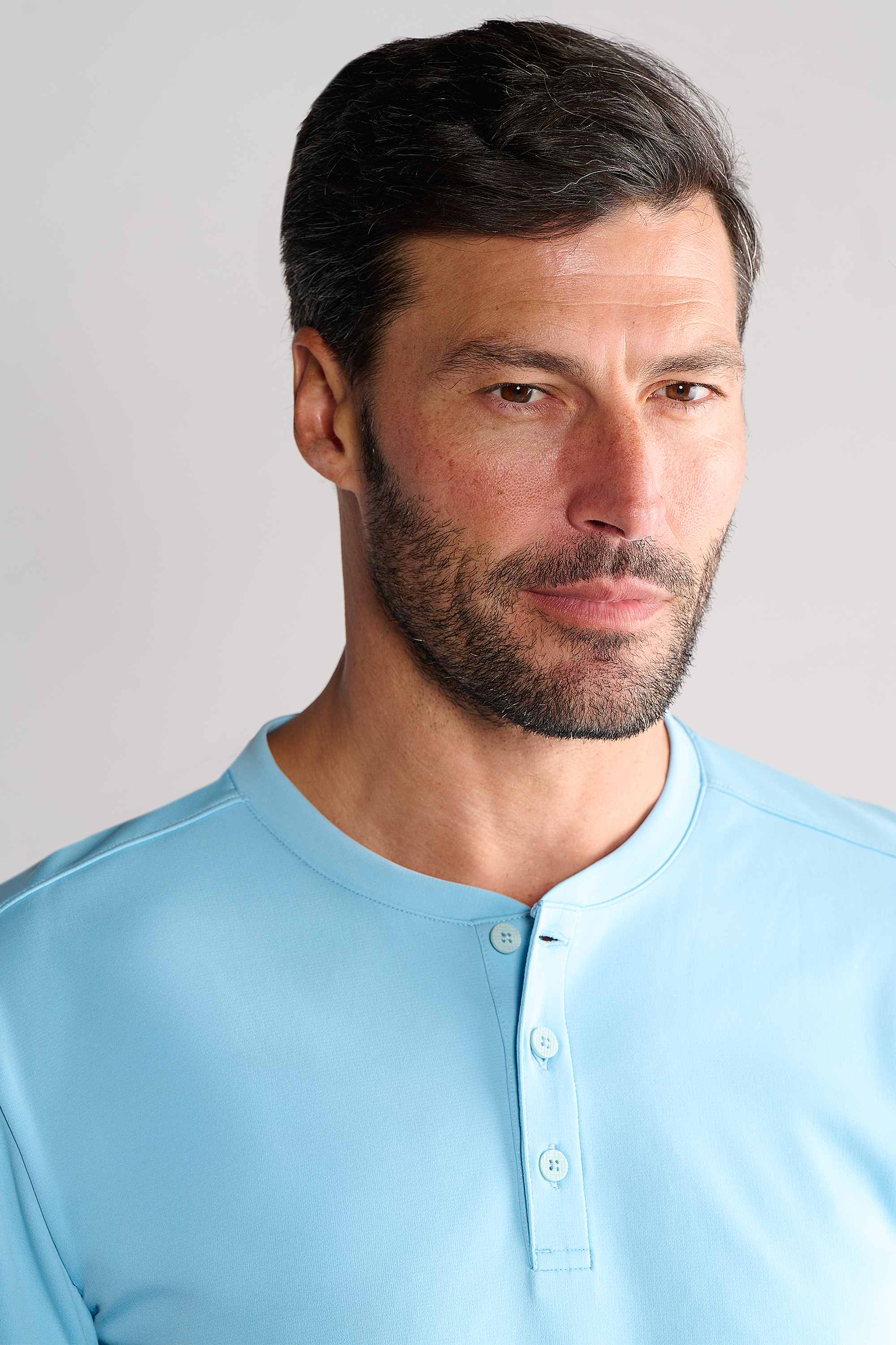 Performance Henley