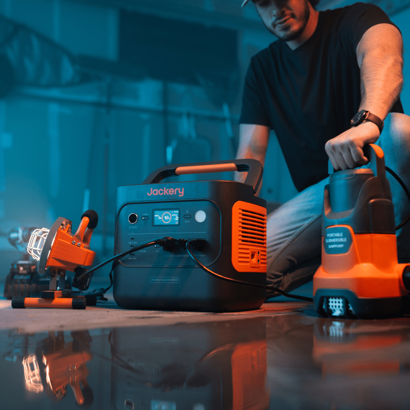 Jackery Solar Generator  2000 v2