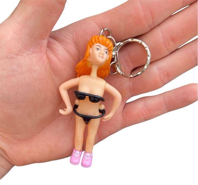 Saucy Suzie Flashing Stripper Keychain – Funny Adult Gag Gift Peepshow Toy 💋